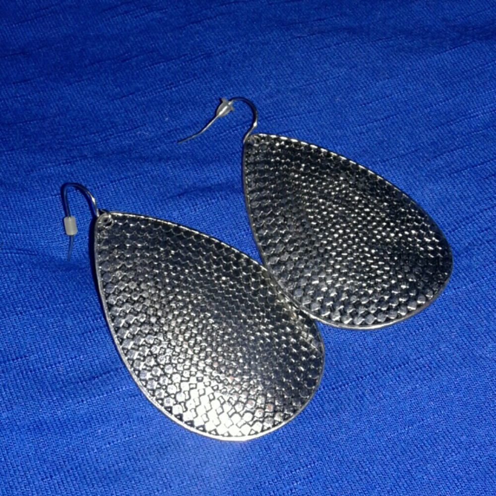Silver tear drop earrings